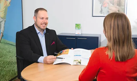 Michael Hollenbach im Beratungsgespräch